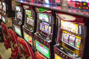 warzone platform homepage showing slot games, live-dealer tables, and sportsbook markets