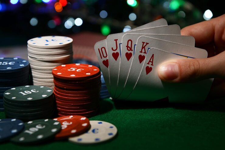 warzone Super Sic Bo live dealer table with three dice in transparent cage and prediction betting interface